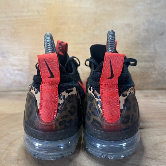 Nike Air Vapormax 2021 Flyknit Leopard Womens Size 6 Shoes Sneakers Black Tan - Picture 5 of 10
